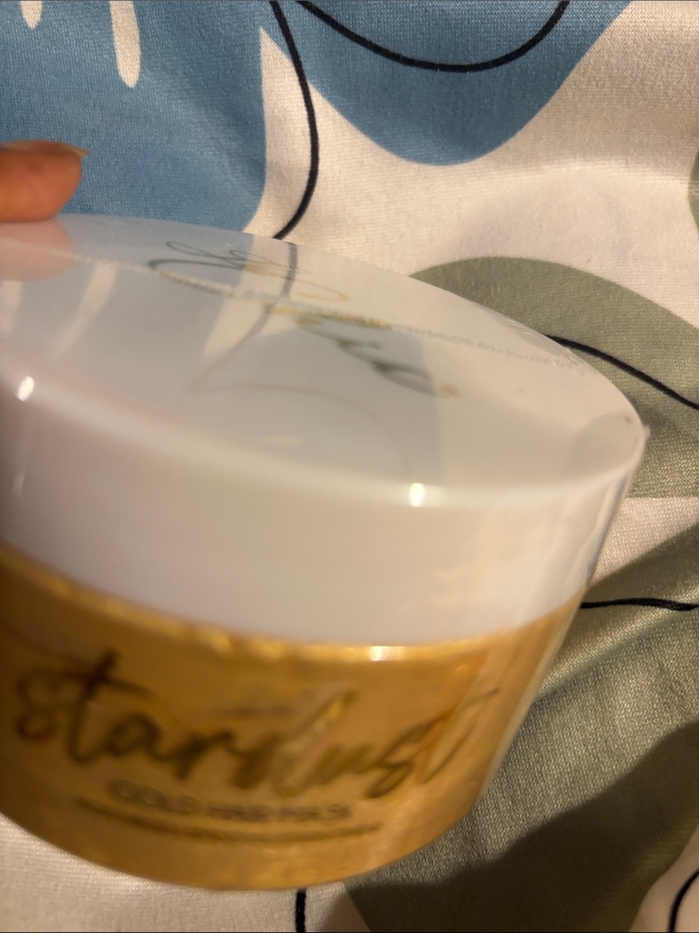 Le Chic Stardust Cold Hair Mask— White & Gold New sealed container